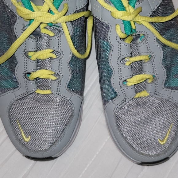 Nike - Picture 3 of 5